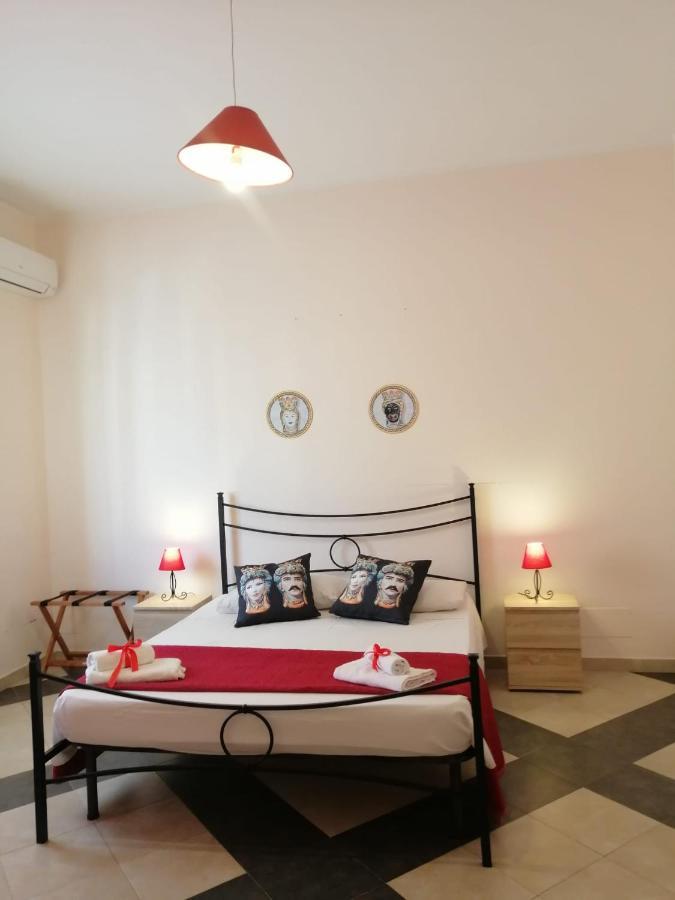 B & B Jasmine Santa Teresa Di Riva Eksteriør billede