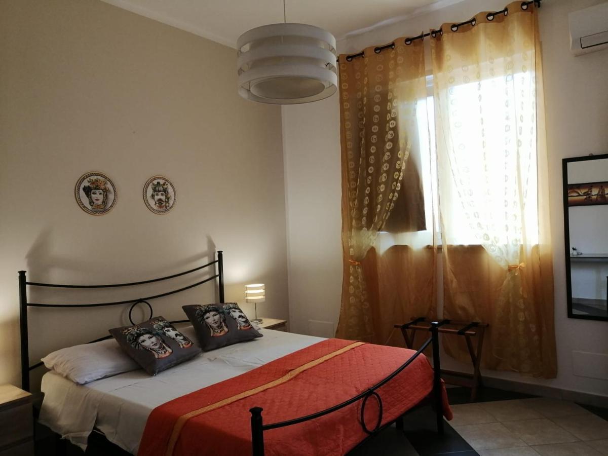 B & B Jasmine Santa Teresa Di Riva Eksteriør billede