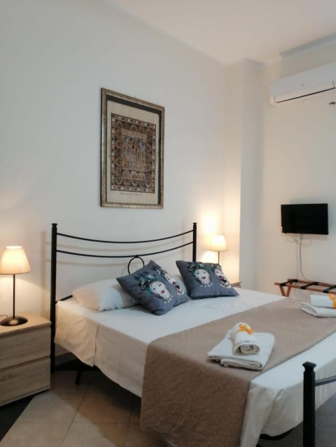 B & B Jasmine Santa Teresa Di Riva Eksteriør billede
