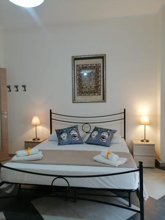 B & B Jasmine Santa Teresa Di Riva Eksteriør billede