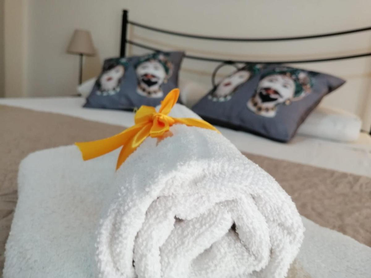 B & B Jasmine Santa Teresa Di Riva Eksteriør billede