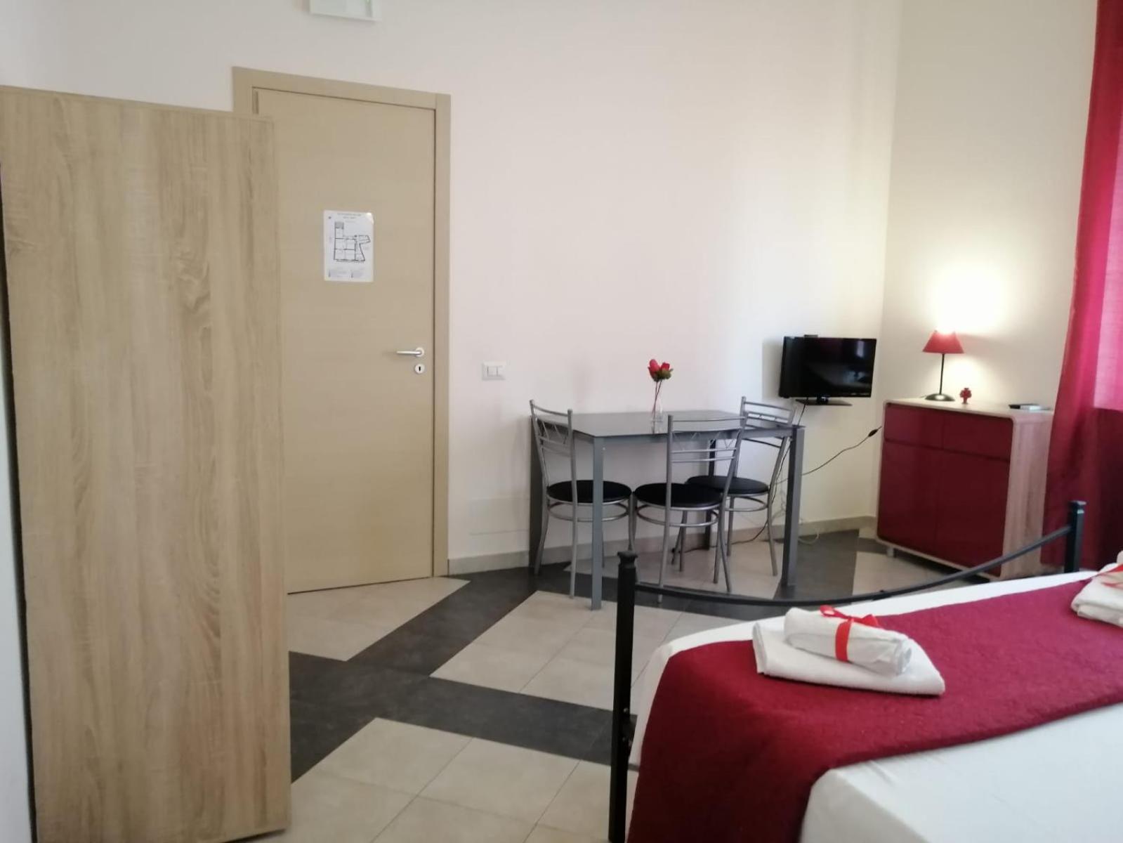 B & B Jasmine Santa Teresa Di Riva Eksteriør billede