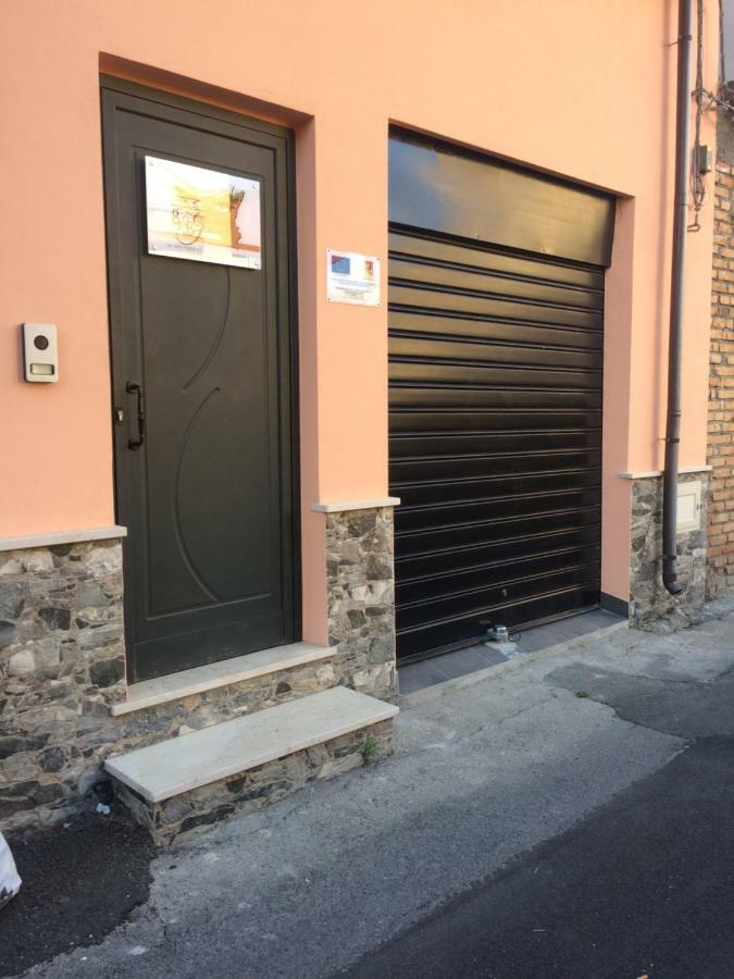 B & B Jasmine Santa Teresa Di Riva Eksteriør billede